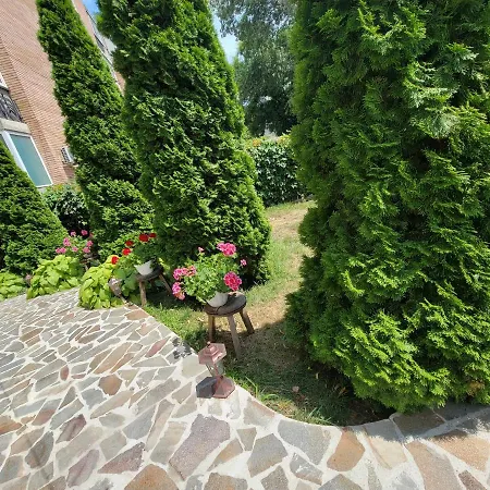 Arya Vacation House Apartment