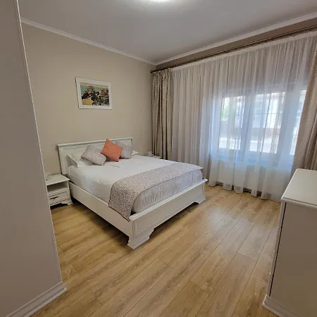 Arya Vacation House Apartment